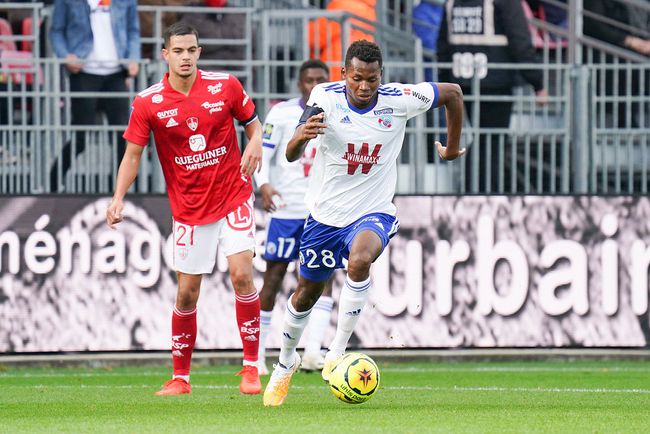 FB体育官方网站-卡昂击败特鲁瓦，结束连败！