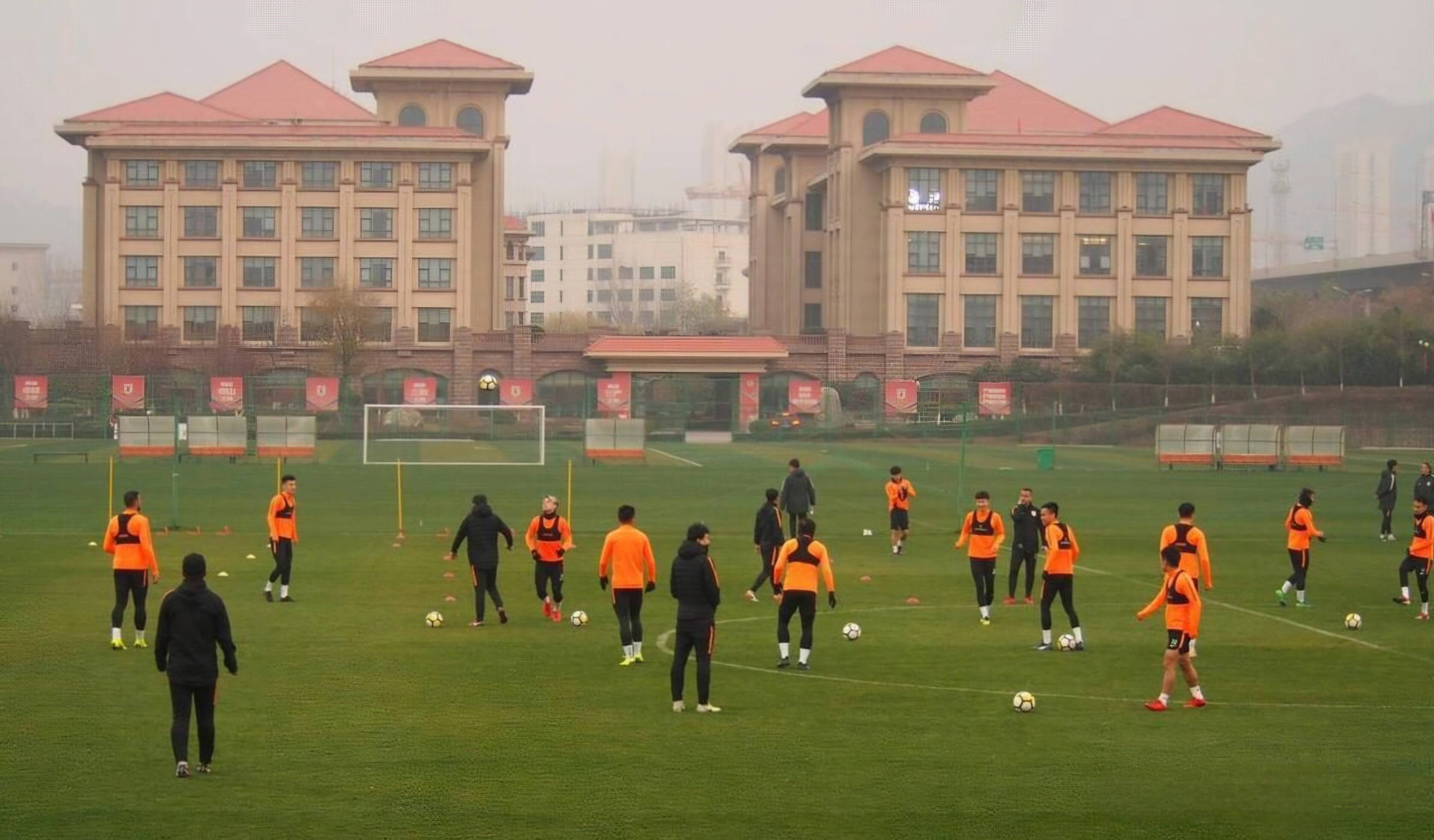 中超球队青训培养计划获重视,多名年轻球员涌现的简单介绍 中超球队青训培养计划获重视,多名年轻球员涌现的简单介绍