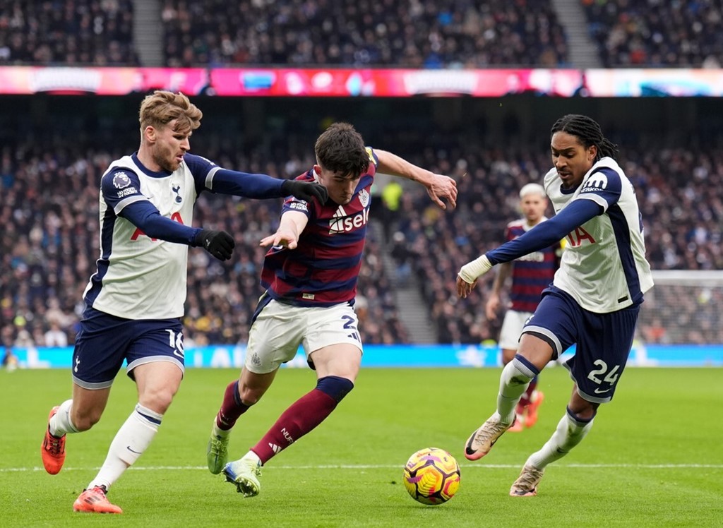 热刺遭遇逆转,客场负于西布朗 热刺遭遇逆转,客场负于西布朗