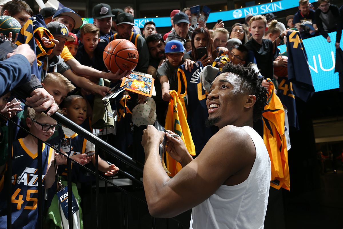 关于越南女藩中场展现出色表现,帮助球队实现连胜的信息 关于越南女藩中场展现出色表现,帮助球队实现连胜的信息