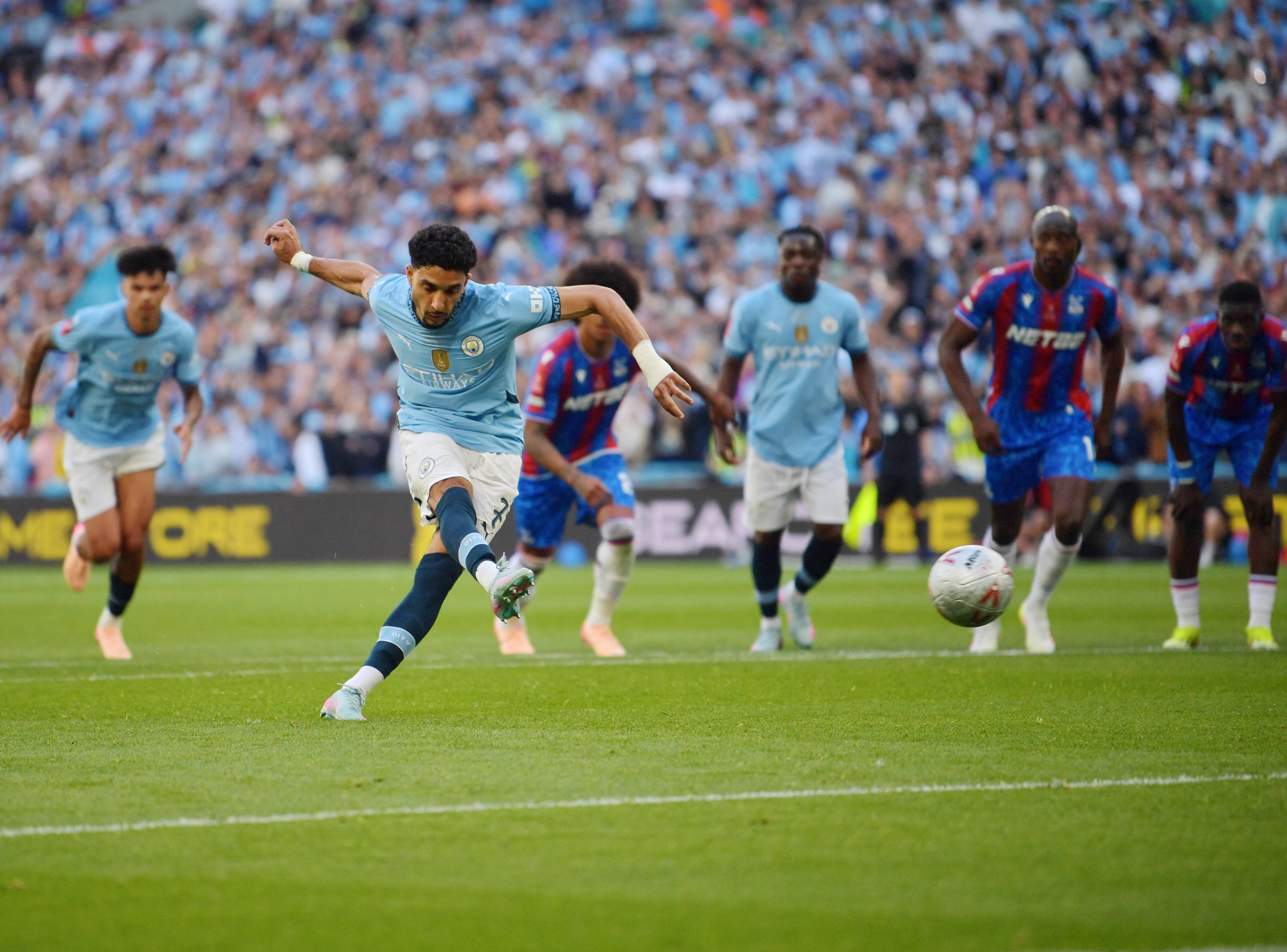 包含曼城大胜水晶宫，稳固争冠优势的词条