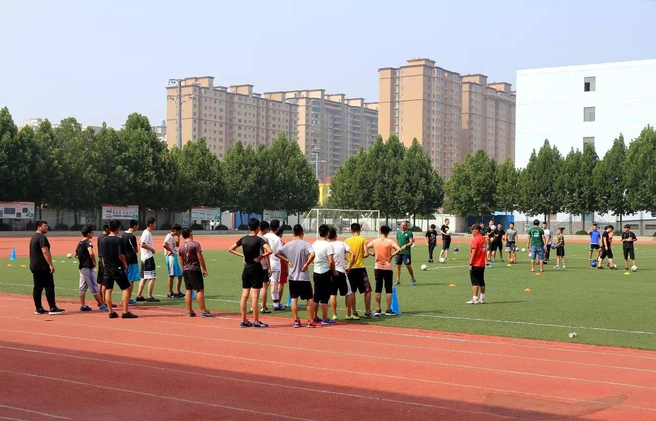 包含克罗托内足球队实力不凡,战胜劲旅的词条 包含克罗托内足球队实力不凡,战胜劲旅的词条