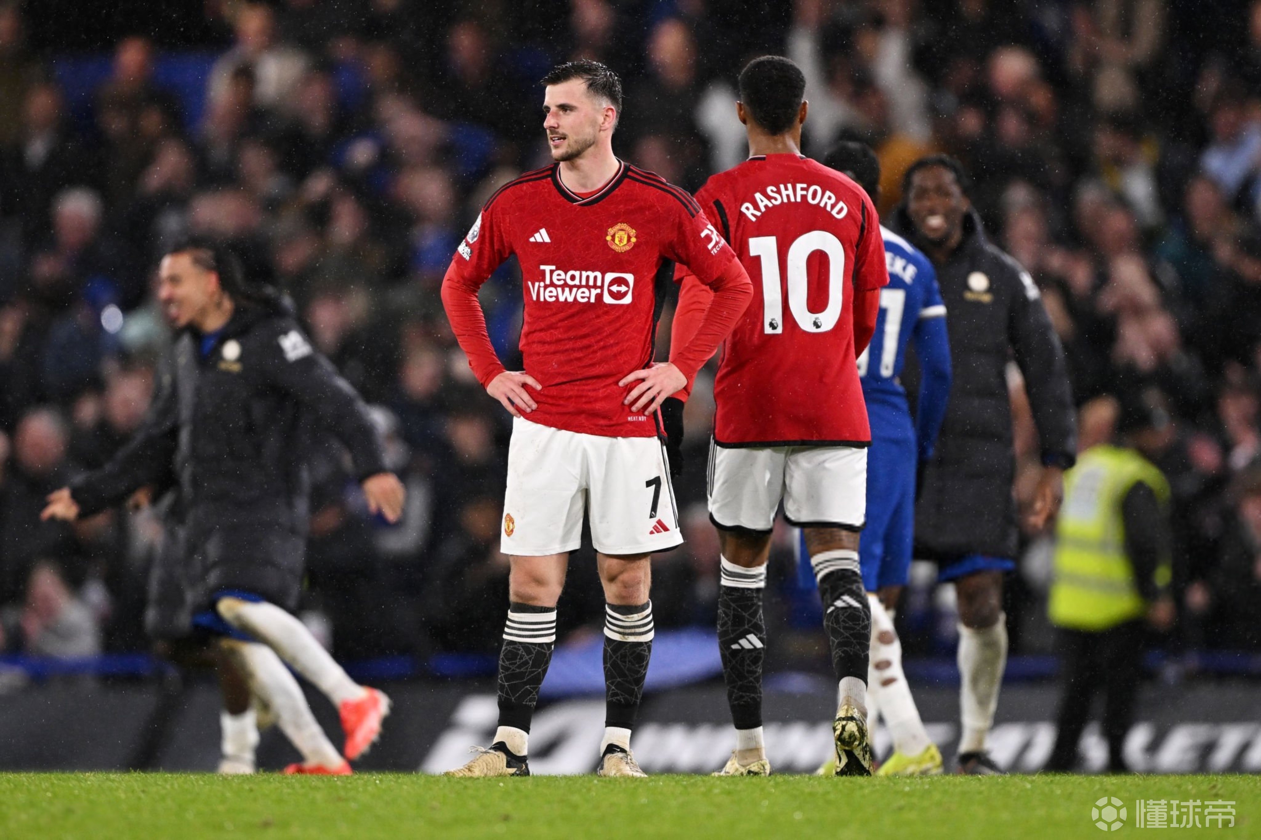 曼联在英超赛场上掌握领先优势 曼联在英超赛场上掌握领先优势