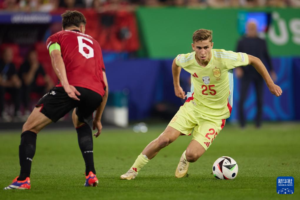 关于欧锦赛小组赛:西班牙队神奇反超,晋级强的信息 关于欧锦赛小组赛:西班牙队神奇反超,晋级强的信息