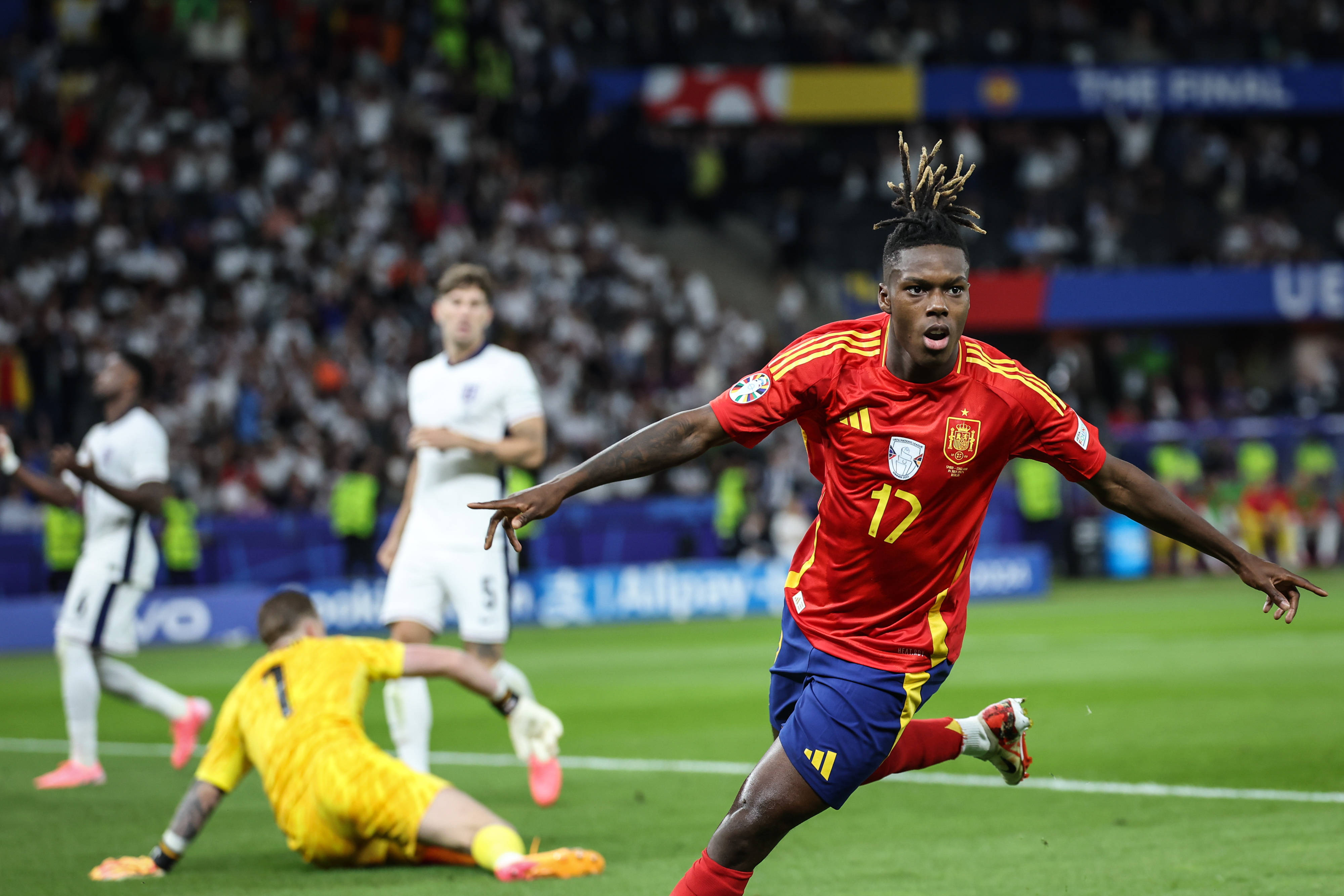 关于欧锦赛小组赛:西班牙队神奇反超,晋级强的信息 关于欧锦赛小组赛:西班牙队神奇反超,晋级强的信息