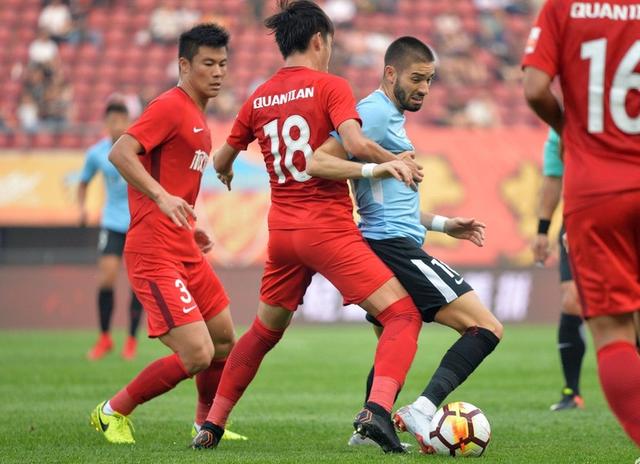 权健客场逆转,继续领跑积分榜! 权健客场逆转,继续领跑积分榜!