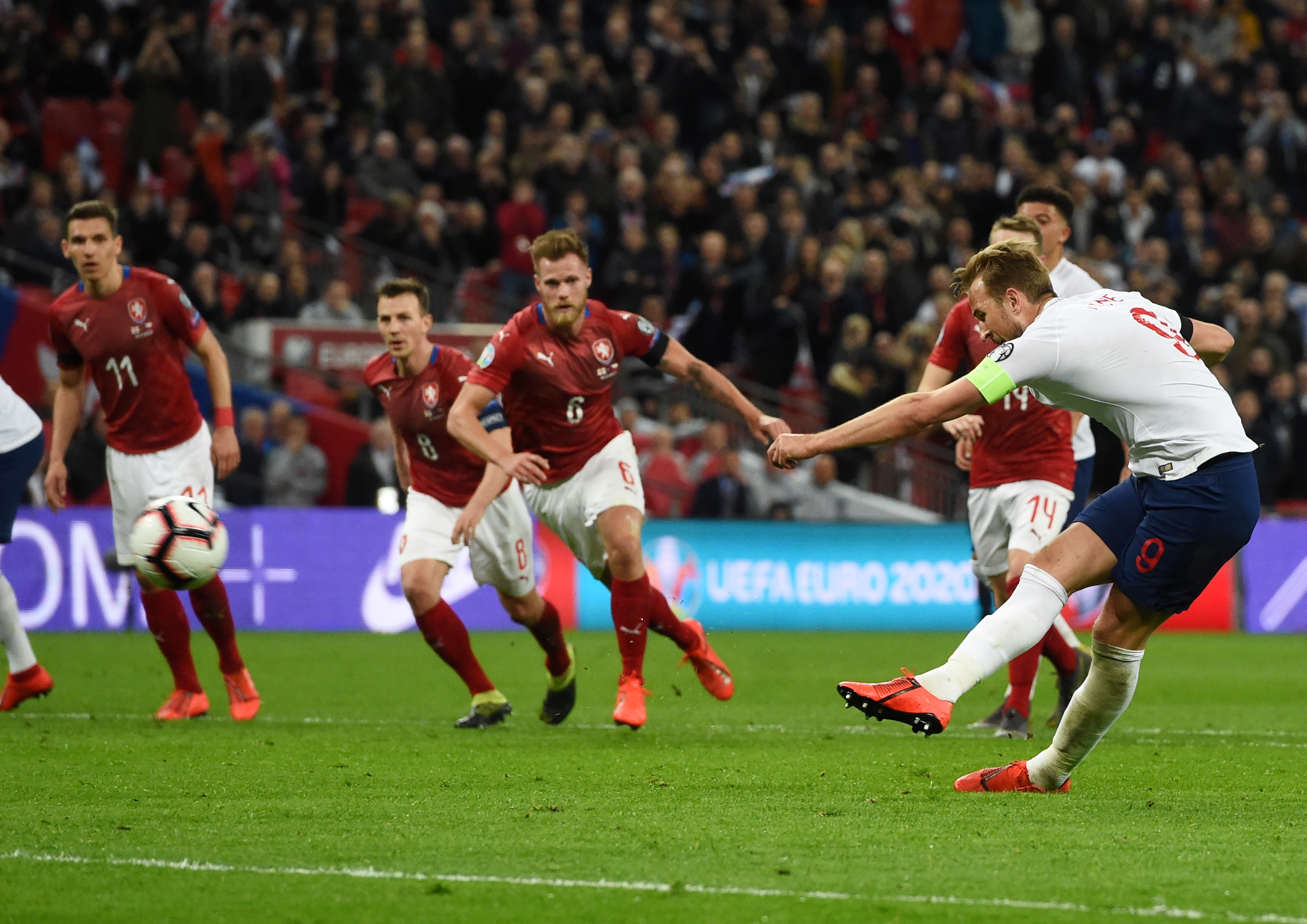 盖特队空器尽出备战汗血宝贵欧火吧杯 盖特队空器尽出备战汗血宝贵欧火吧杯