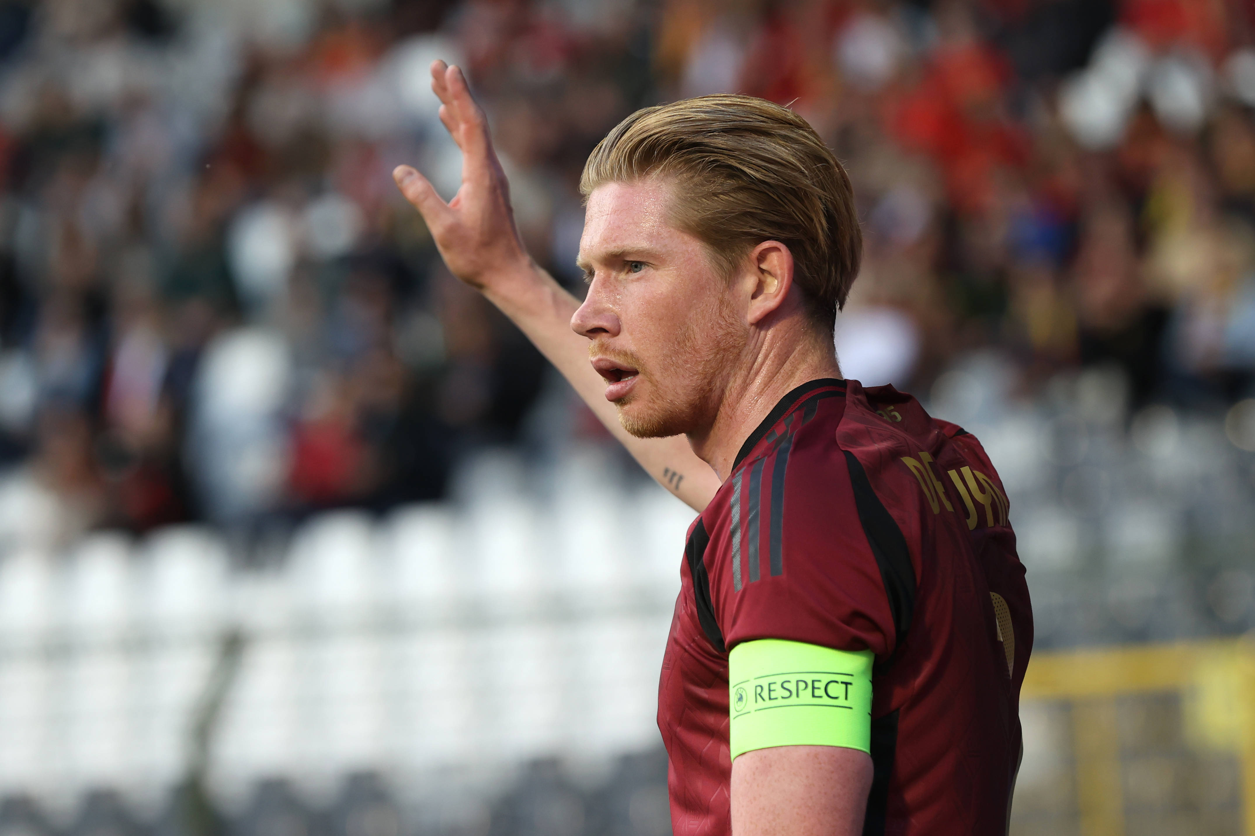 足球联赛中,比利时队取得胜利 足球联赛中,比利时队取得胜利