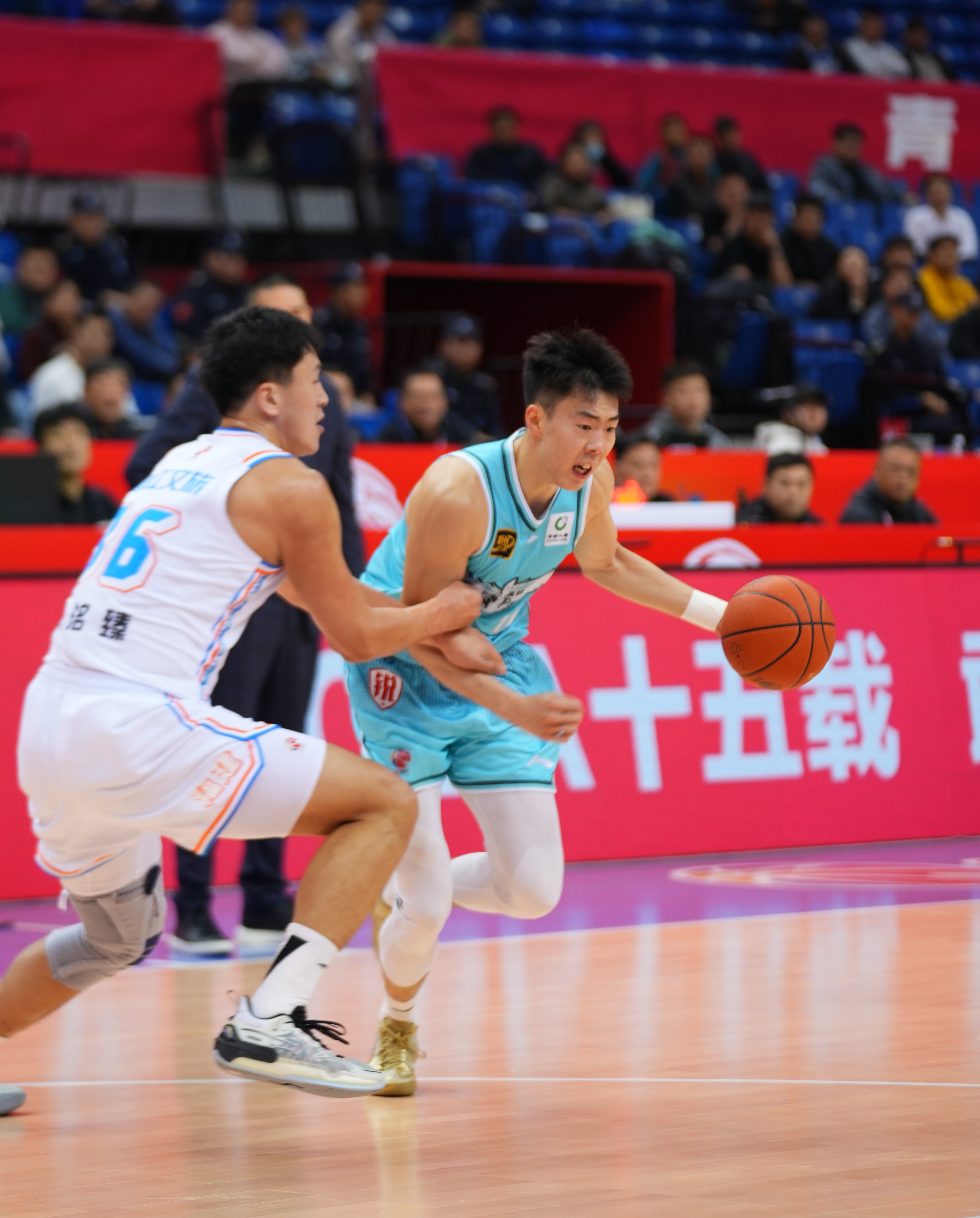 福建队在比赛中表现出色，战胜对手