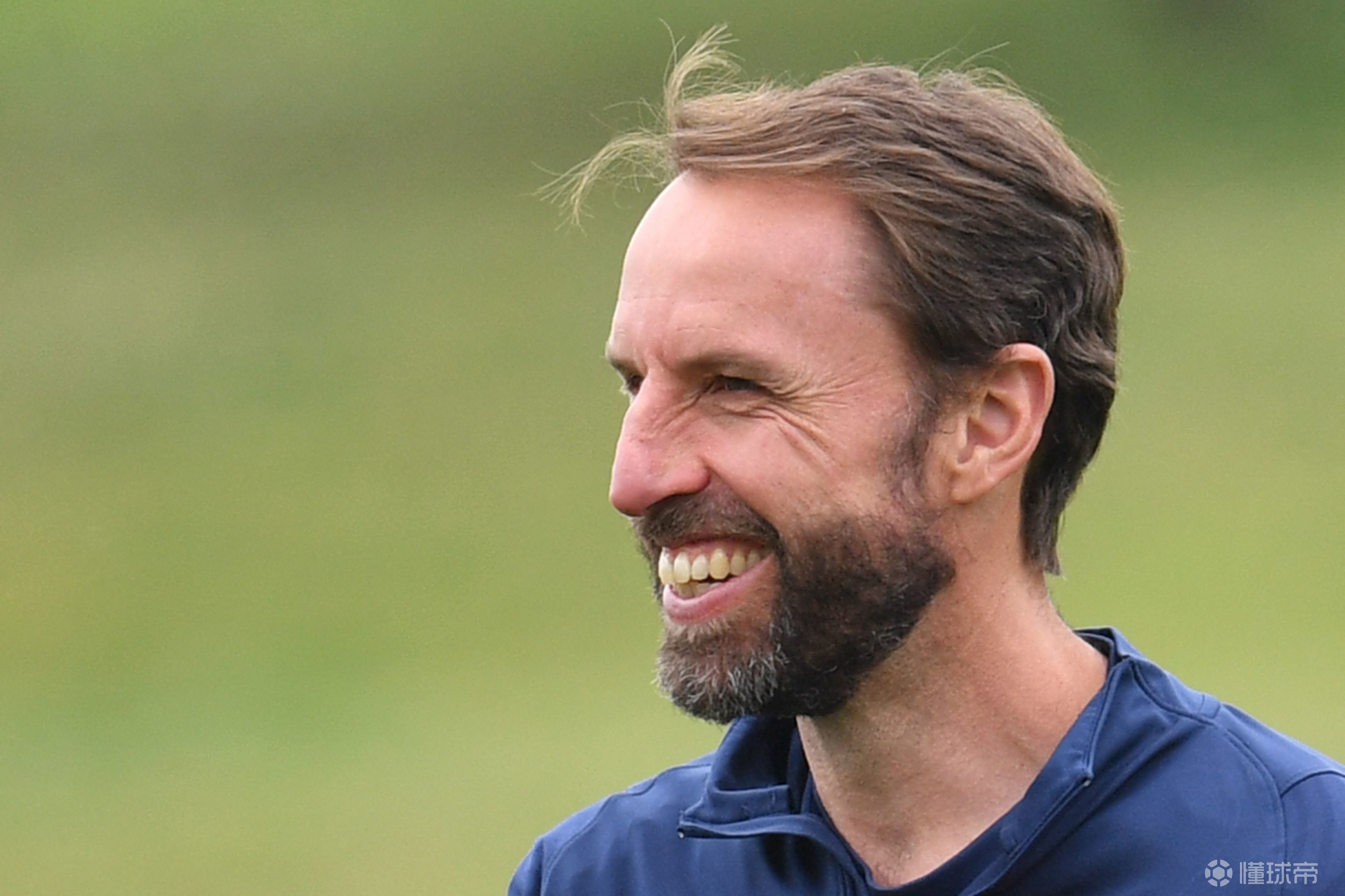 FB体育娱乐-亚眠官方宣布引进新外援，加强球队实力