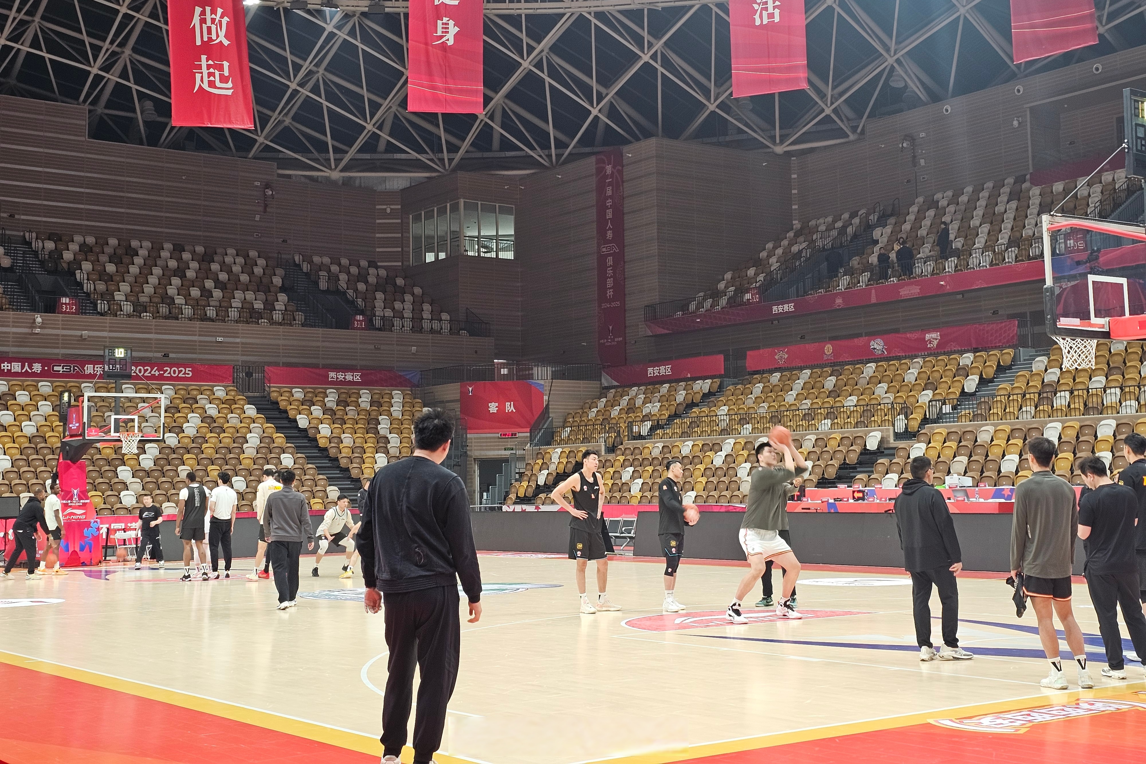 山西队主场大胜北京,豪取两连胜 山西队主场大胜北京,豪取两连胜