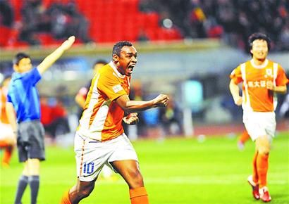 FB体育在线-陕西队主场告捷，全队士气高昂