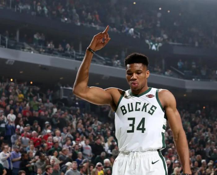 雄鹿大胜再次证明实力,字母哥全方位表现令人期待的简单介绍 雄鹿大胜再次证明实力,字母哥全方位表现令人期待的简单介绍