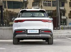 包含让内戈特逆转埃尔切，后防线表现逼近领先水平的词条