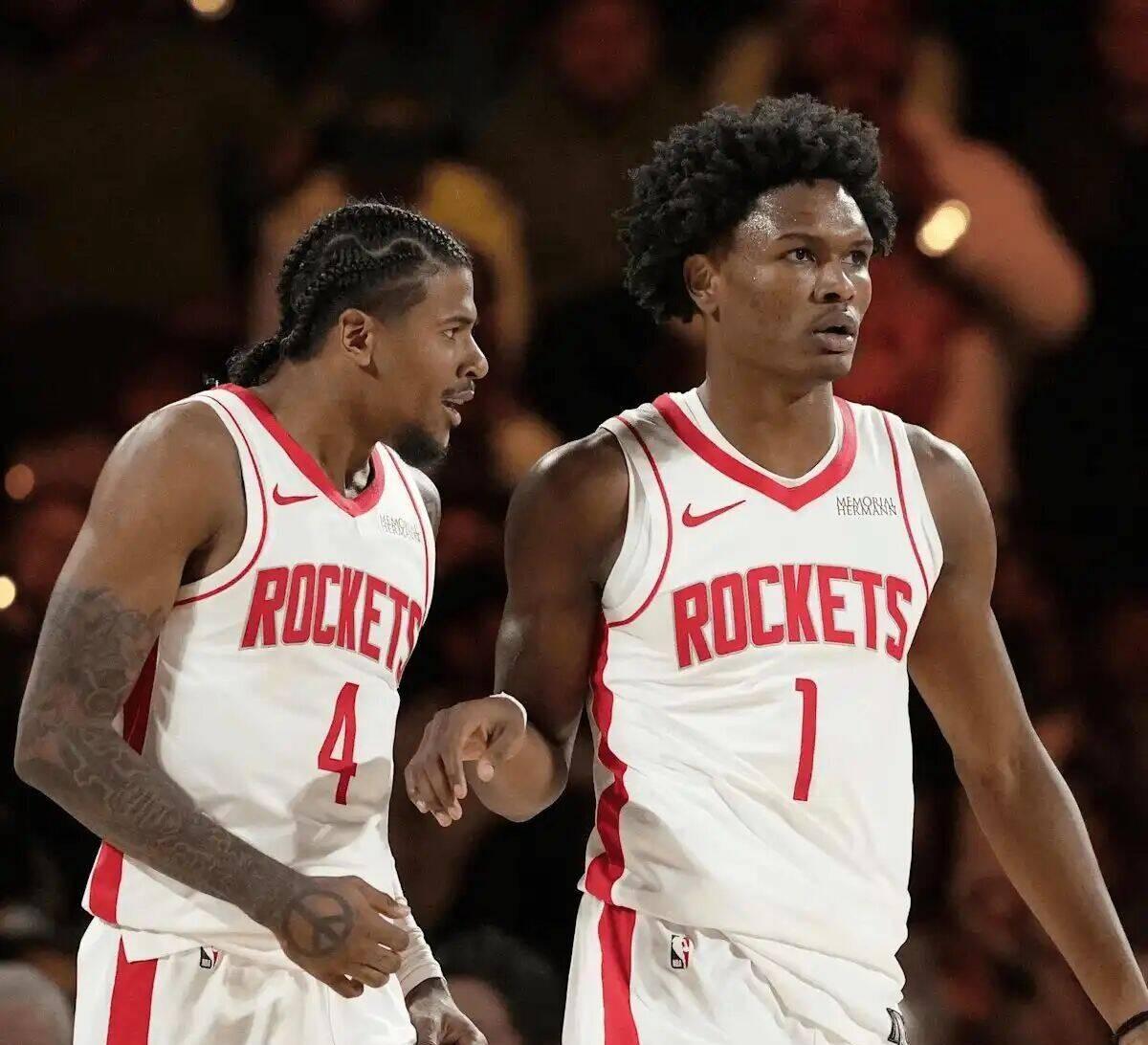 篮网取得如鱼得水胜利,球队士气高涨 篮网取得如鱼得水胜利,球队士气高涨