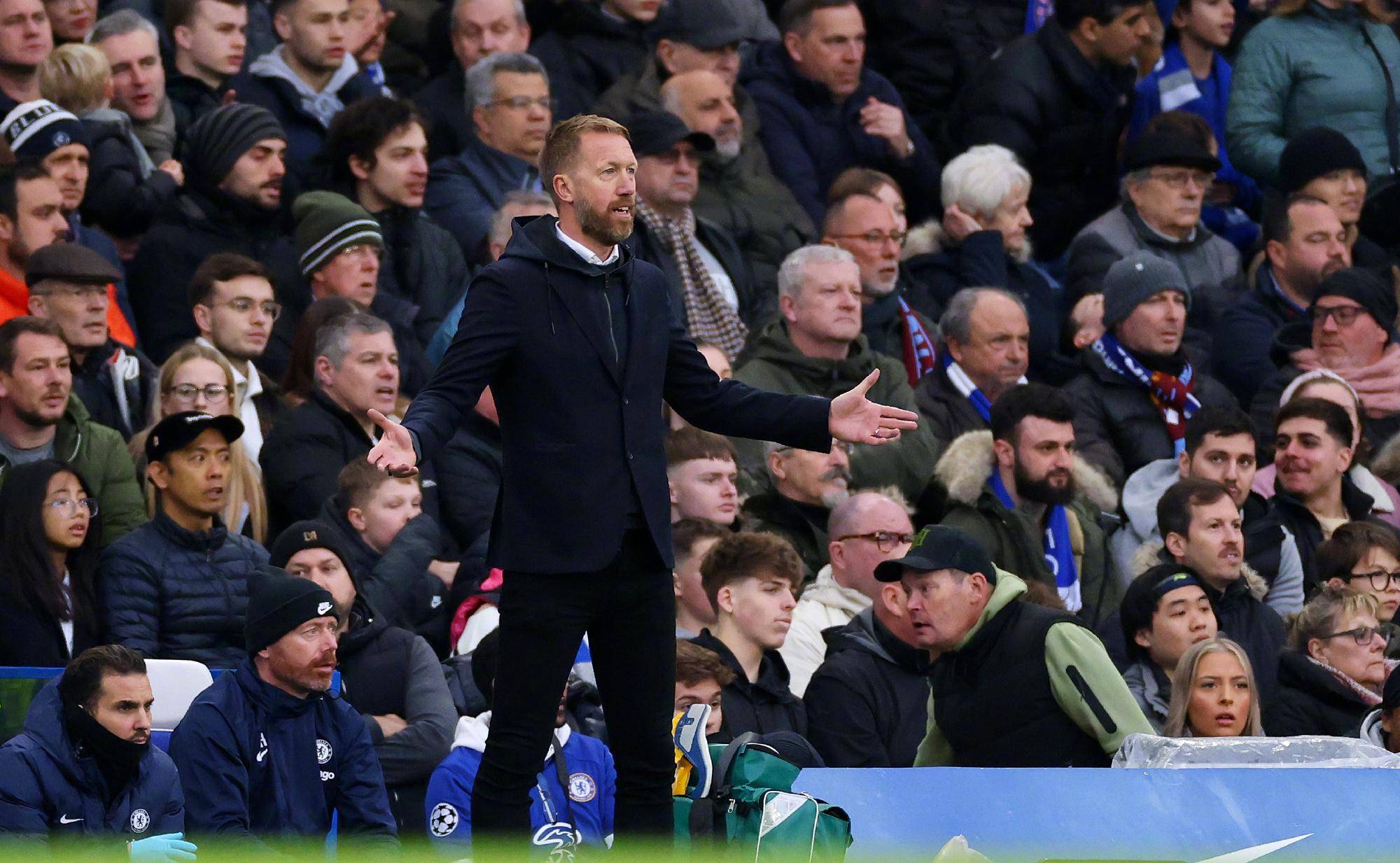 切尔西重振旗鼓,队伍拼搏向前 切尔西重振旗鼓,队伍拼搏向前