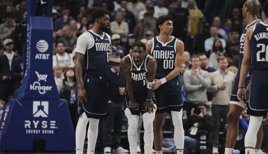 运动员受伤坚持比赛,引发泪目观众 运动员受伤坚持比赛,引发泪目观众