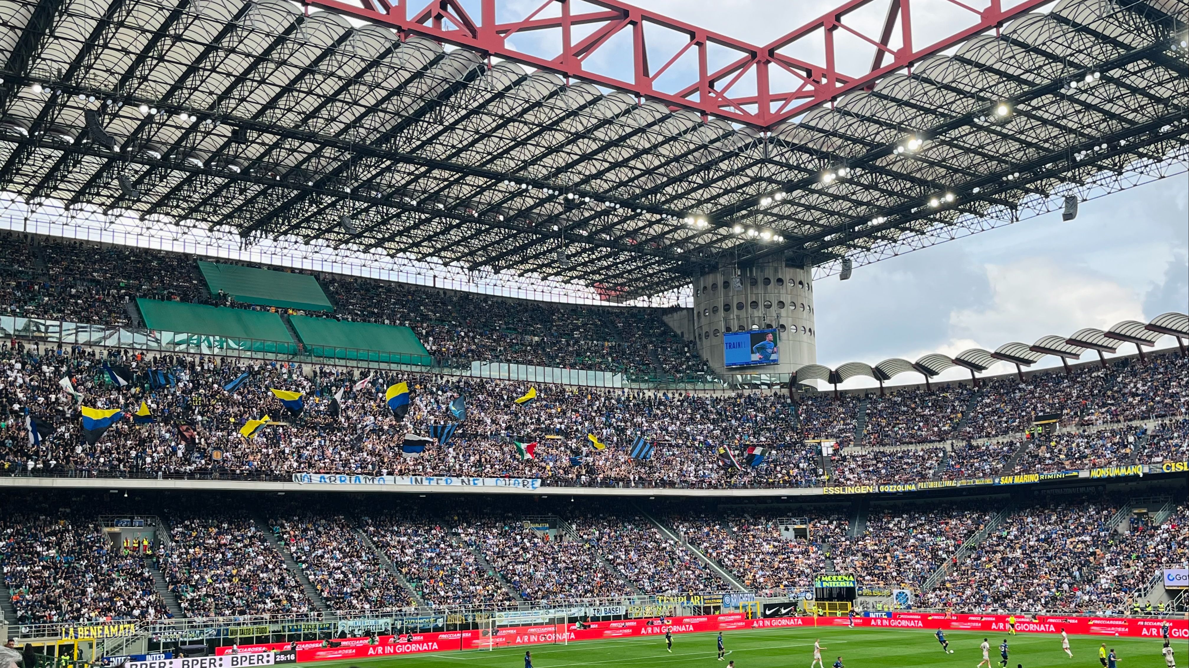 FB体育注册网址-意甲比分胶着，球迷紧张看球