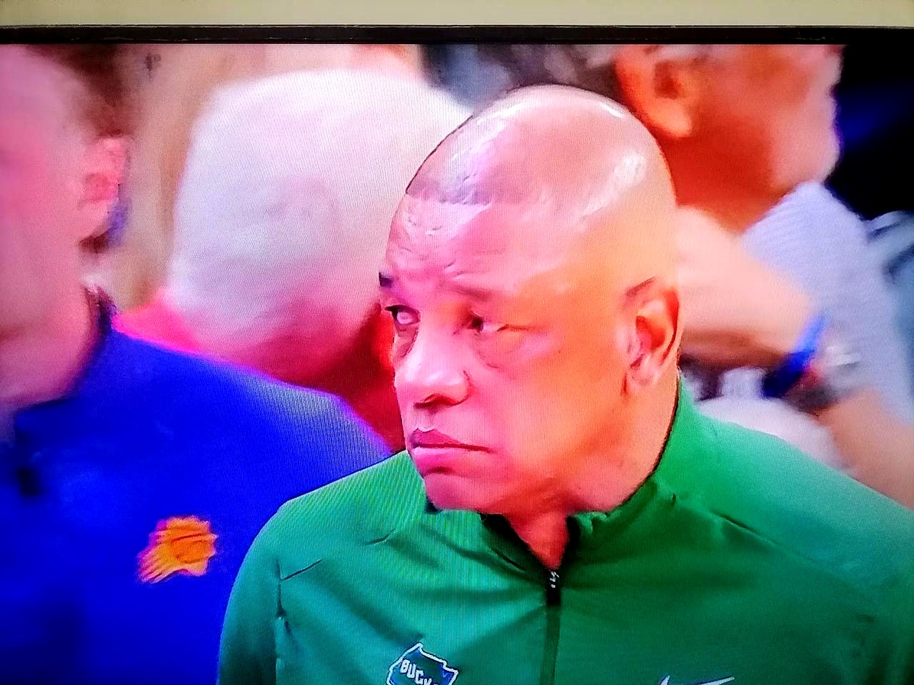 雄鹿球员受伤缺阵,球队遭遇困境 雄鹿球员受伤缺阵,球队遭遇困境