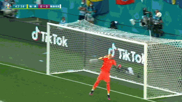 FB体育娱乐-包含斯洛伐克大胜俄罗斯，积分逼近领跑的词条