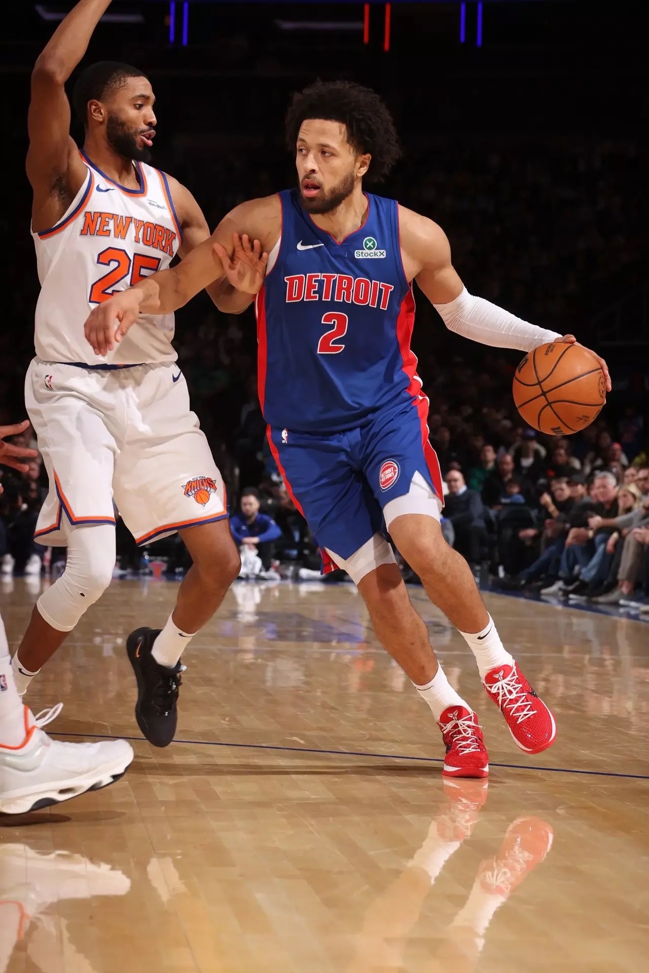 尼克斯在主场不敌活塞,遗憾失利 尼克斯在主场不敌活塞,遗憾失利