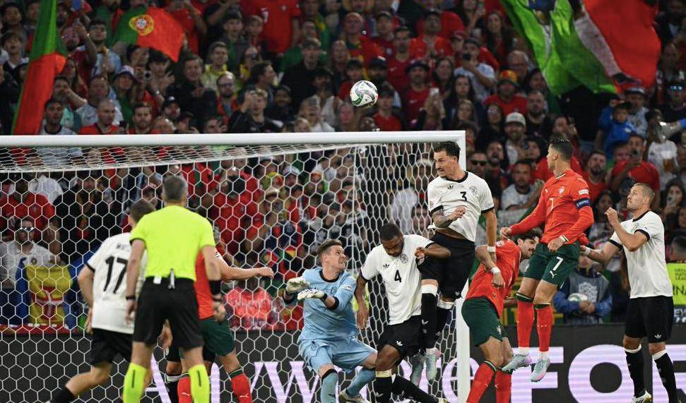 包含英格兰队全力以赴,欧国联决赛路坚步有力的词条 包含英格兰队全力以赴,欧国联决赛路坚步有力的词条