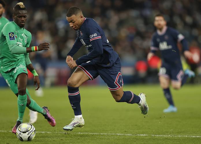 巴黎圣日耳曼力压里尔坐拥法甲榜首位置 巴黎圣日耳曼力压里尔坐拥法甲榜首位置