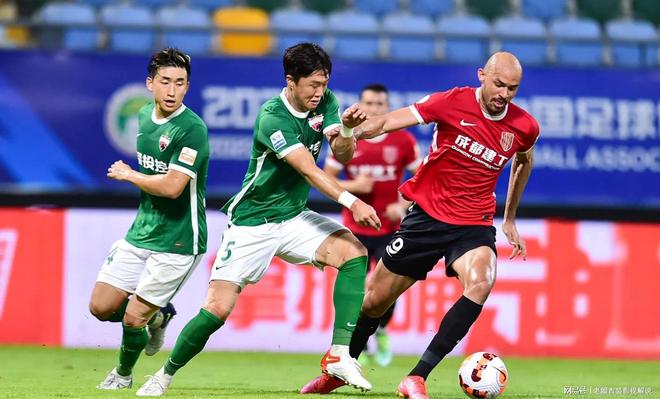 中超联赛即将迎战下半程,各队备战状态良好 中超联赛即将迎战下半程,各队备战状态良好