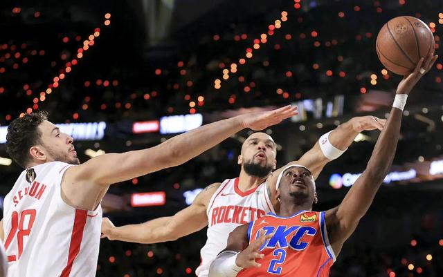 雄鹿主场击败老鹰,连胜在望 雄鹿主场击败老鹰,连胜在望