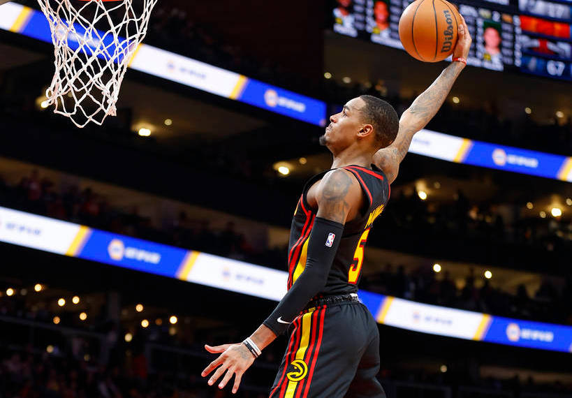 雄鹿主场击败老鹰,连胜在望 雄鹿主场击败老鹰,连胜在望