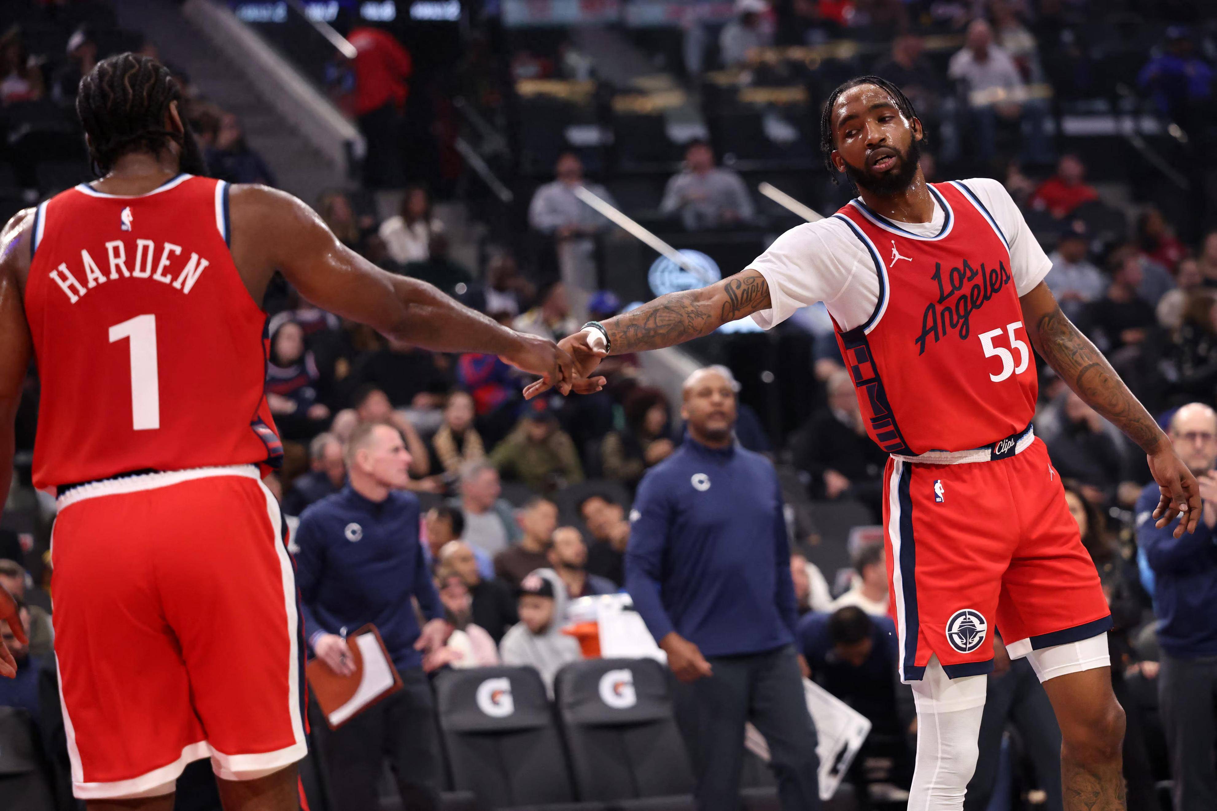 快船战胜凯尔特人,取得三连胜 快船战胜凯尔特人,取得三连胜