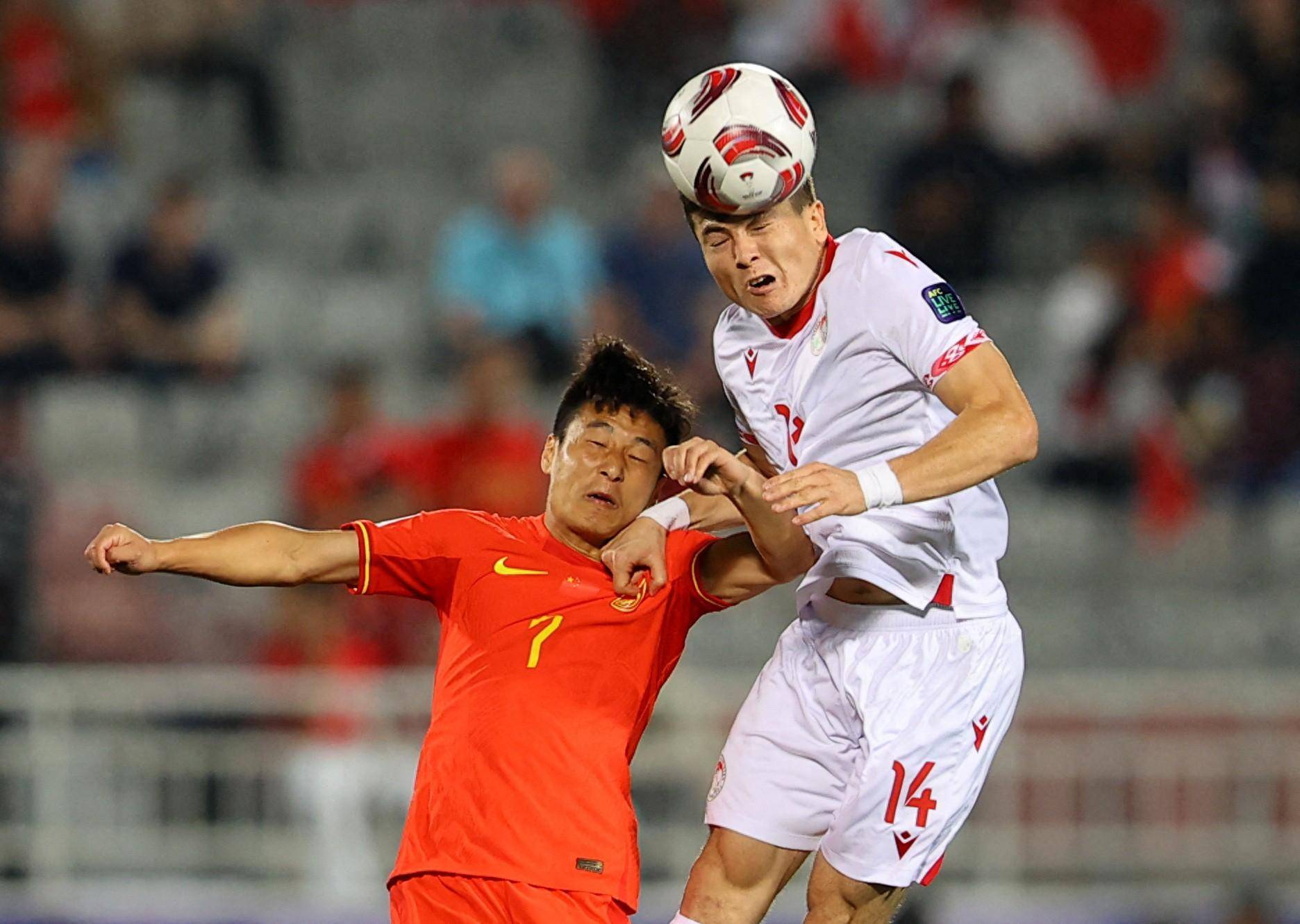 国足备战世预赛:李铁:新的开始新的士气 国足备战世预赛:李铁:新的开始新的士气