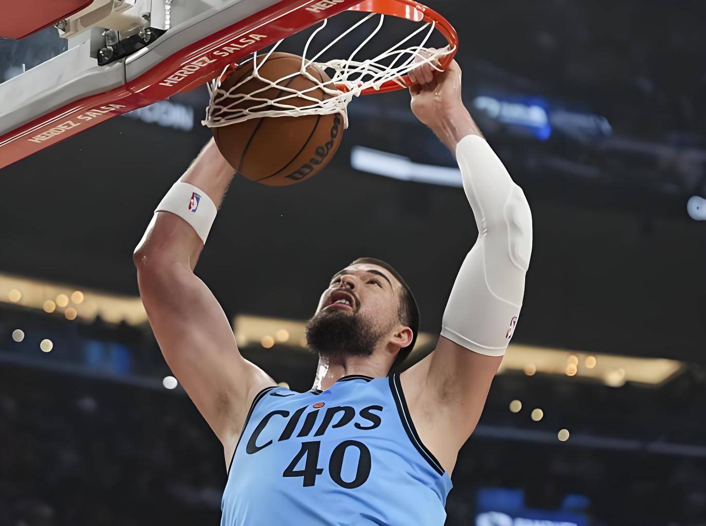 快船战胜独行侠，继续保持优势