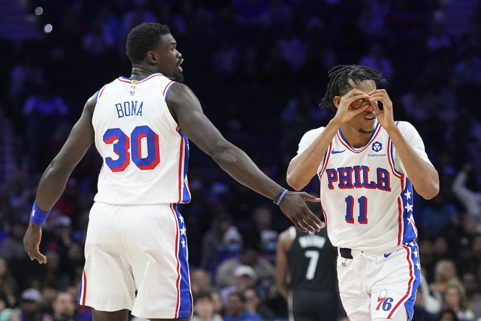 76人击败活塞结束连败 76人击败活塞结束连败